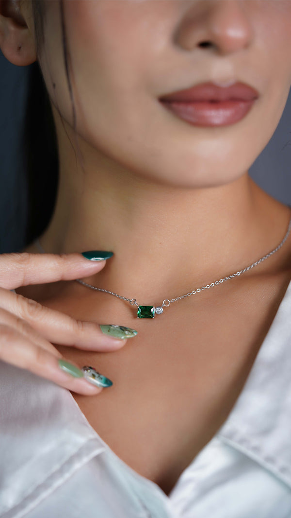 Emerald Elegance Silver Necklace