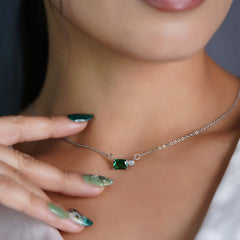 Emerald Elegance Silver Necklace