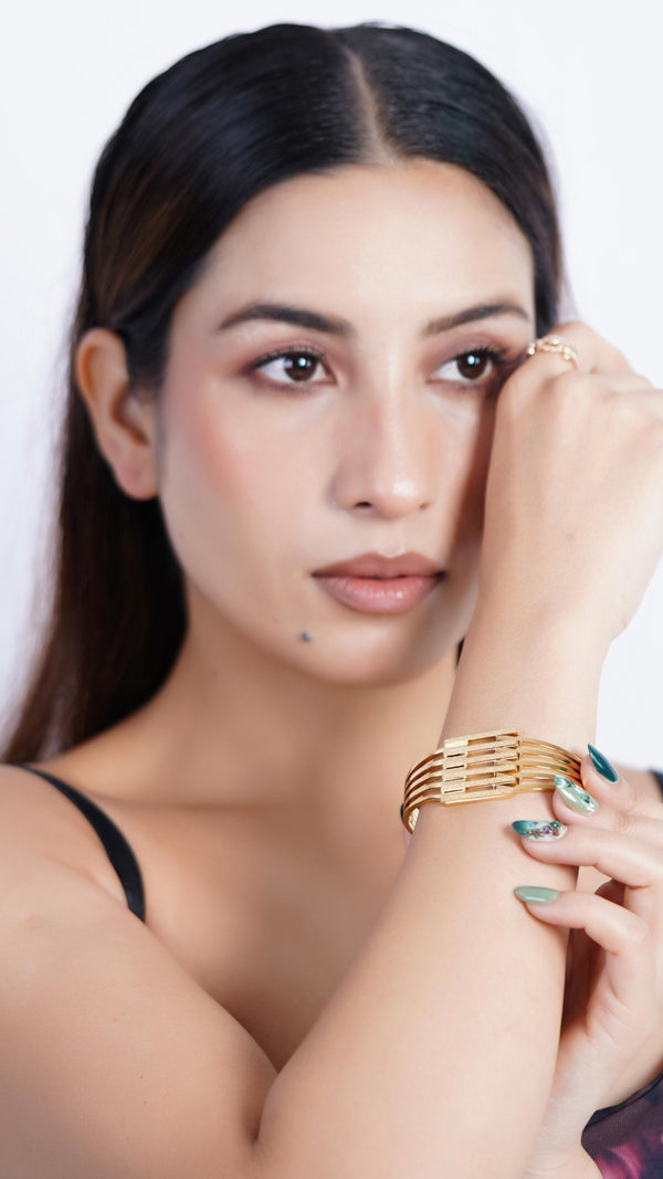 Luxurious Linear Bracelet