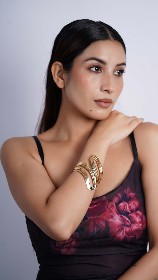 Elegant Curved Bracelet