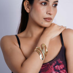 Elegant Curved Bracelet