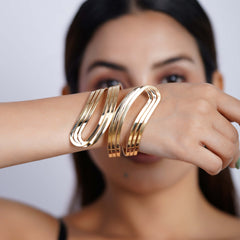 Elegant Curved Bracelet