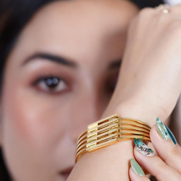 Luxurious Linear Bracelet