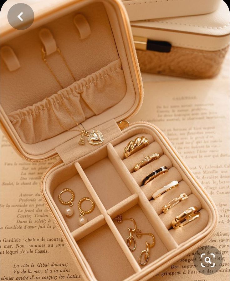 Jewellery box